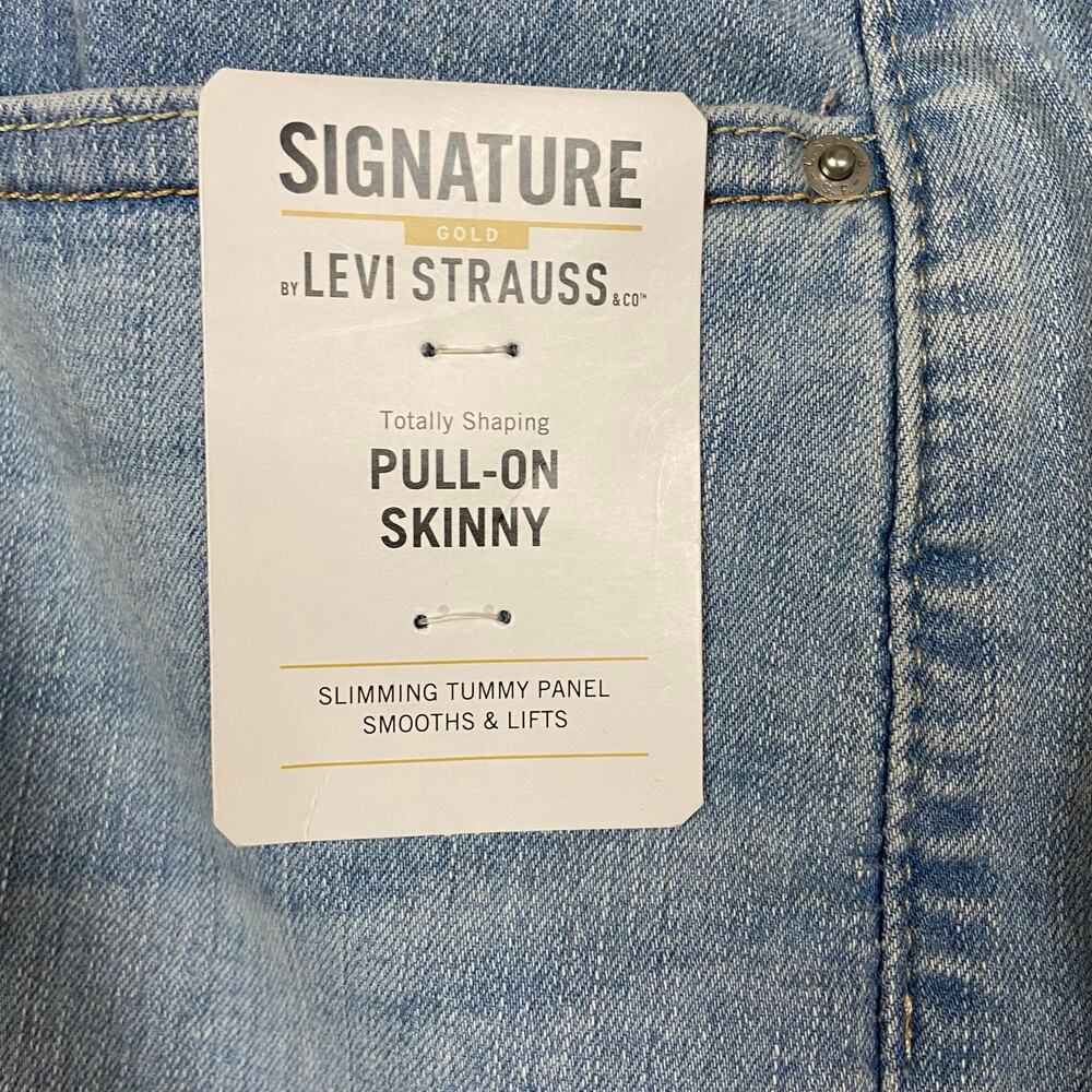 Levi Strauss Women's Totally Shaping Light Blue Pull On Skinny Jeans 22L NWT - Picture 5 of 13
